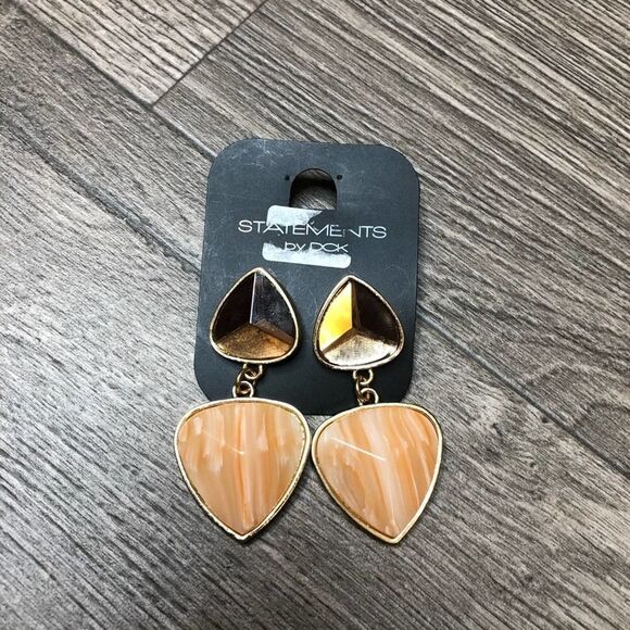 2/$20 Peachy Gold Dangle Drop Earrings - Picture 1 of 6